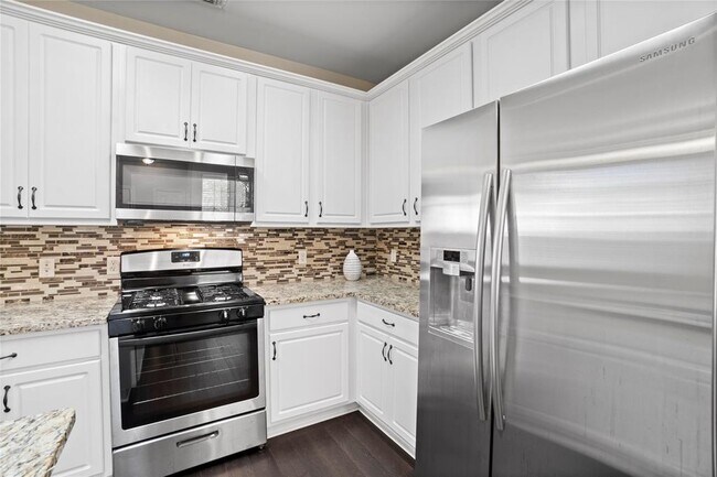 Building Photo - 15 Blue Creek Pl