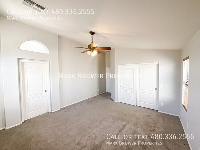 Building Photo - 270 W Dana Dr