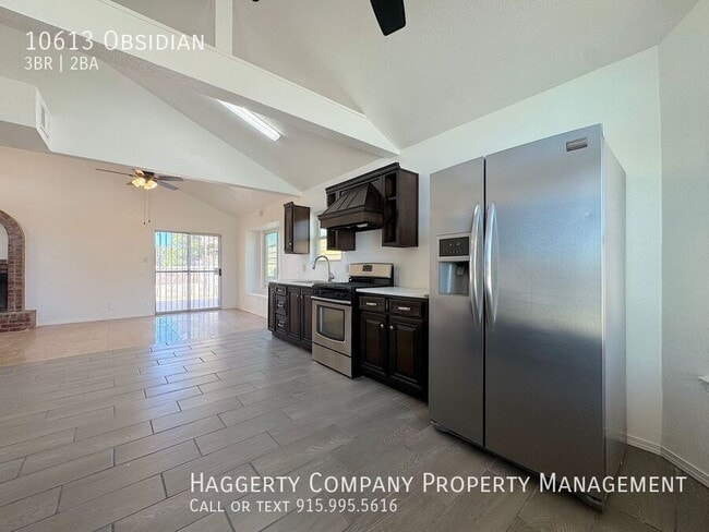 Building Photo - 10613 Obsidian-