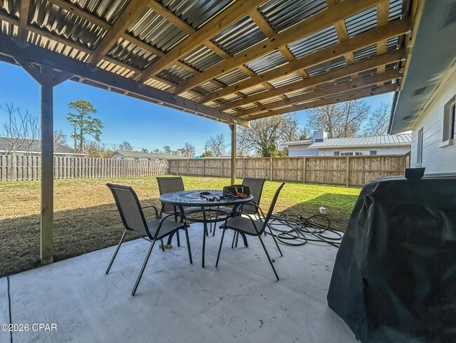 Building Photo - 412 W 18th Ct