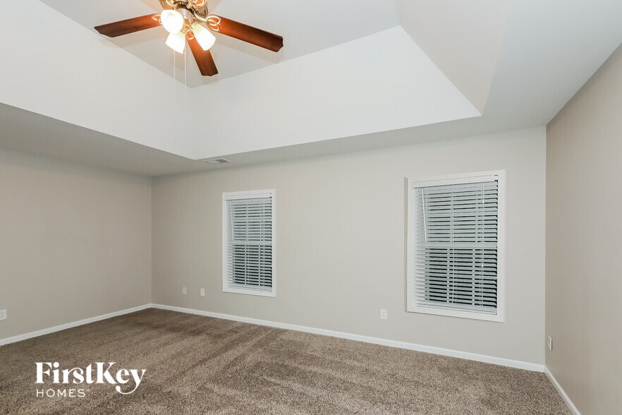 Building Photo - 9827 Jeanette Cir