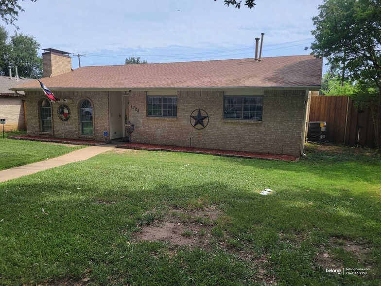 Building Photo - 1324 Iris Ln