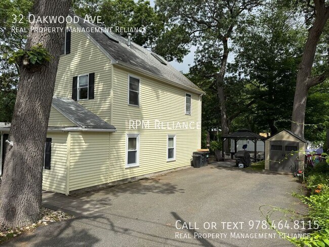 Building Photo - 32 Oakwood Ave