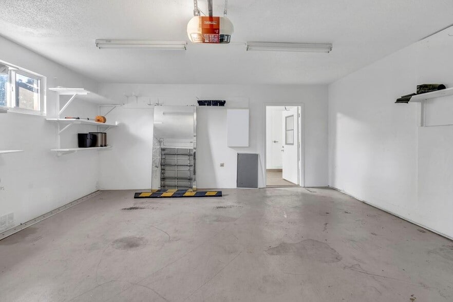 Building Photo - 290 NW 65th Ave