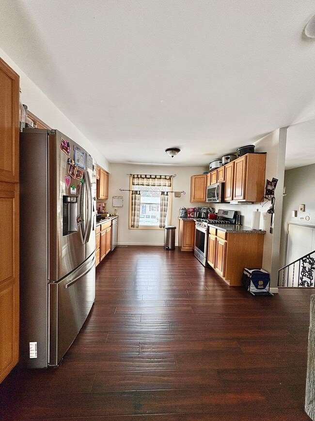 Building Photo - Twyckenham Hills Gem – 4BR with Lower Level Family Suite