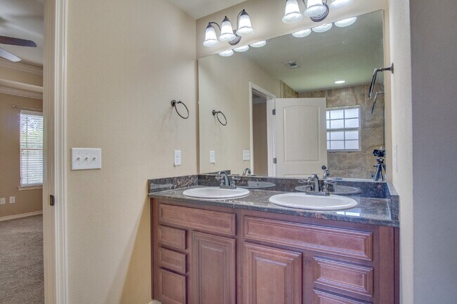 Building Photo - Twelve Oaks Plantation Home with Hardwood Floors, Fireplace & Fenced Backyard