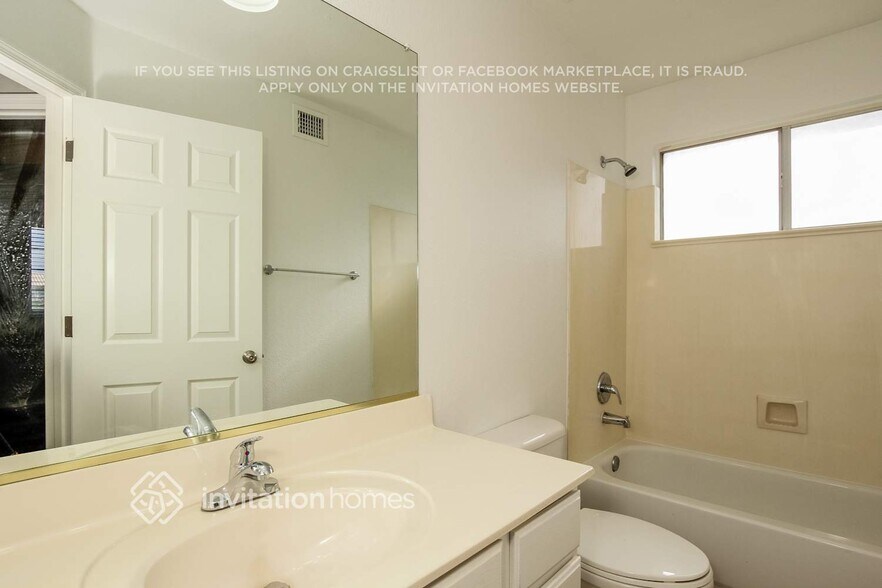 Building Photo - 9825 W Tonopah Dr