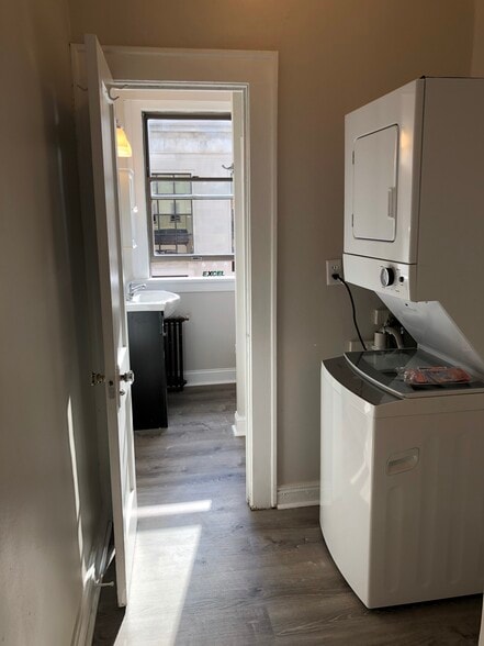 washer/dryer - 4 Elm St