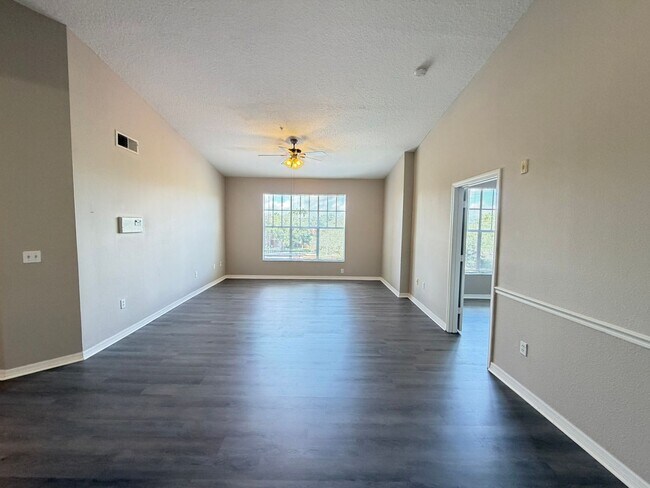 Building Photo - 5578 Metrowest Blvd