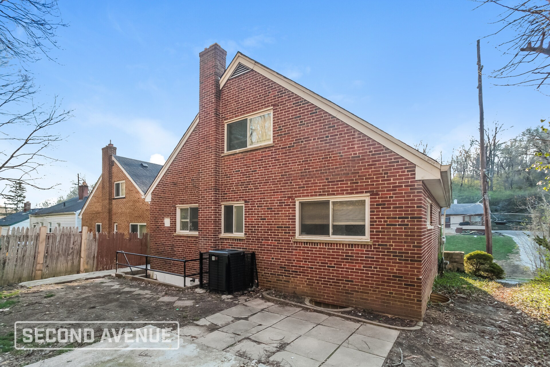 Building Photo - 550 Fairbanks Ave