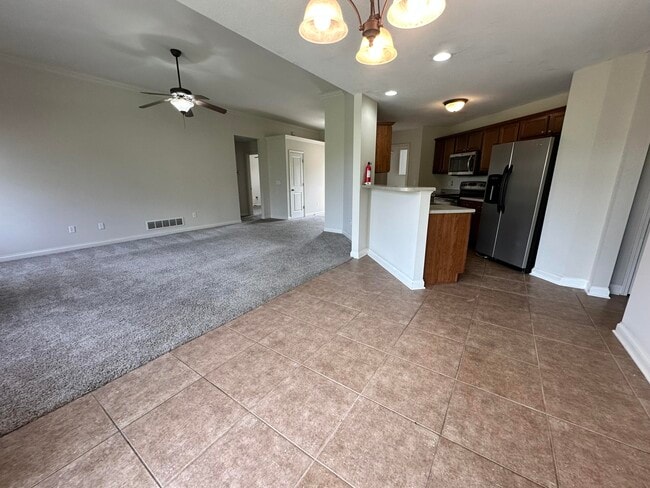 Building Photo - 5711 Vero Way