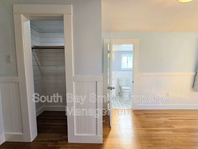 Building Photo - 223 S Guadalupe Ave