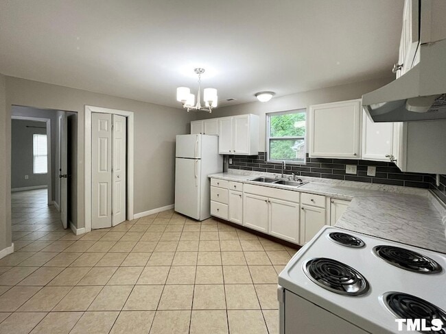 Building Photo - 316 W Chestnut Ave