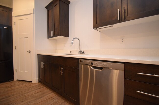 Building Photo - Beautiful 4 Bed Eagle Mountain Home, Near Parks & Paths!!