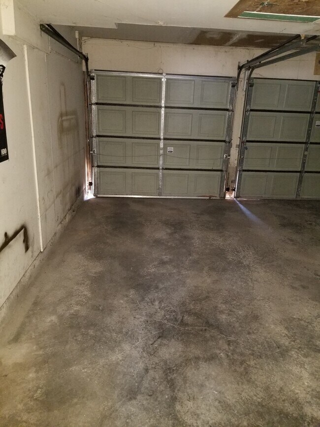 Building Photo - 6883 Fillmore Dr