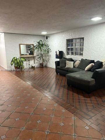 Building Photo - 9678 Fontainebleau Blvd