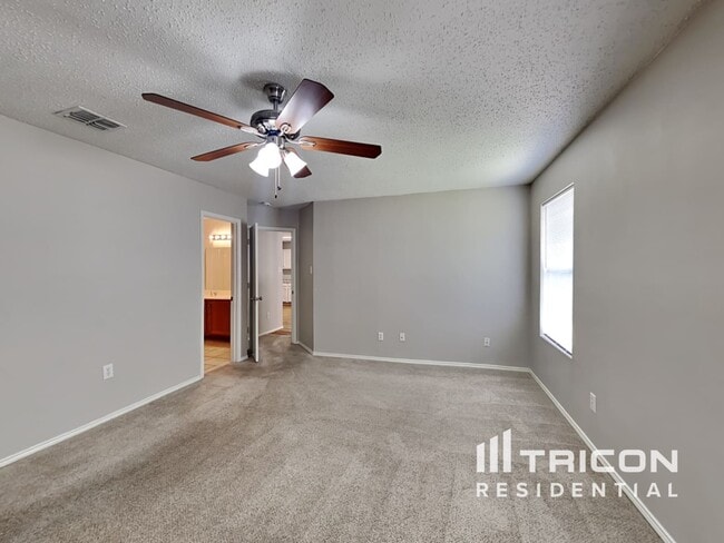 Building Photo - 3032 Cesareo Dr