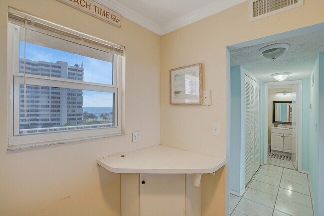 Building Photo - 1391 S Ocean Blvd
