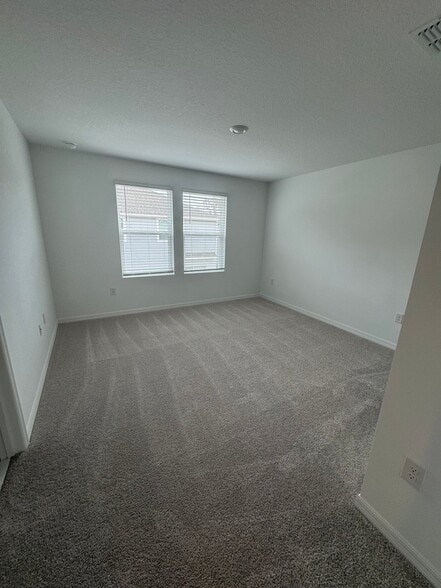 Building Photo - 2803 Puffin Pl