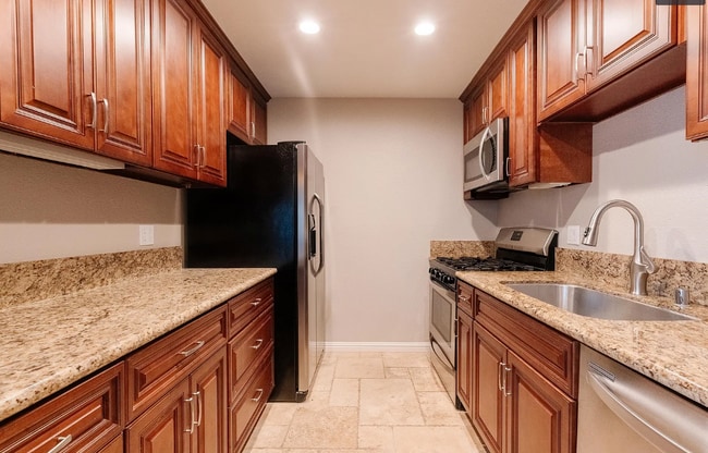 Building Photo - 13754 Mango Dr