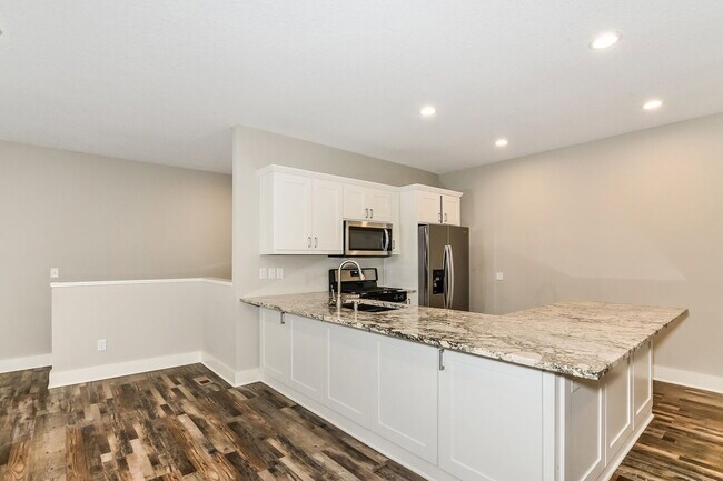 Building Photo - 312 61st St