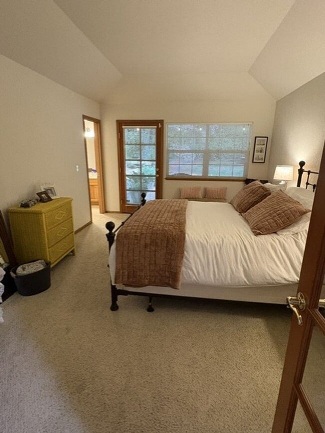 Building Photo - Relax and Unwind in This Beautiful Gig Harbor Rental