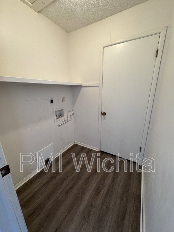 Building Photo - 1508 W Esthner Ave