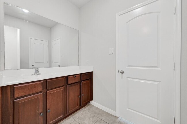 Building Photo - 228 Elm Patch Dr