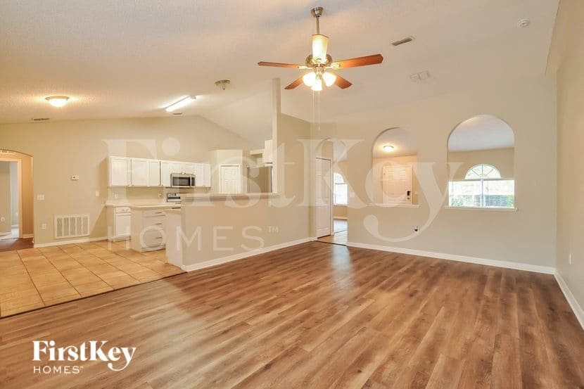 Building Photo - 11 Ryker Ln