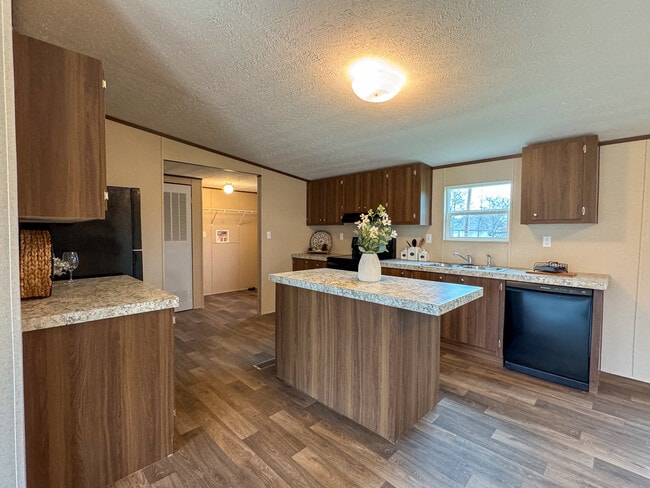 Building Photo - 256 Co Rd 3101