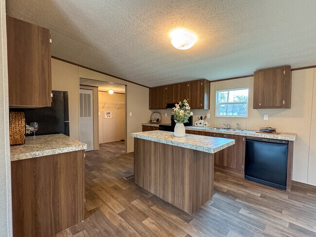 Building Photo - Aletha’s property