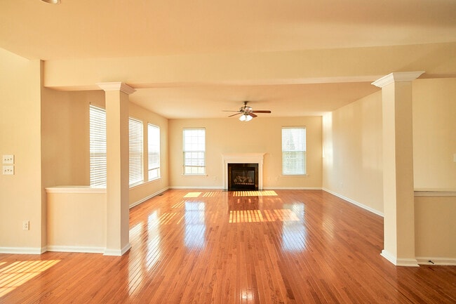 Building Photo - 12300 Rotunda Ln, Chesterfield, VA 23836