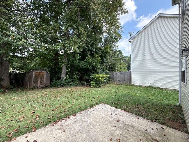 Building Photo - 1525 Braveheart Ln