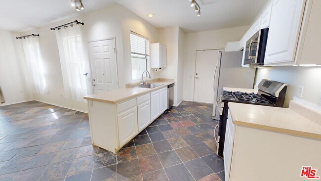 Building Photo - 20000 Plum Canyon Rd