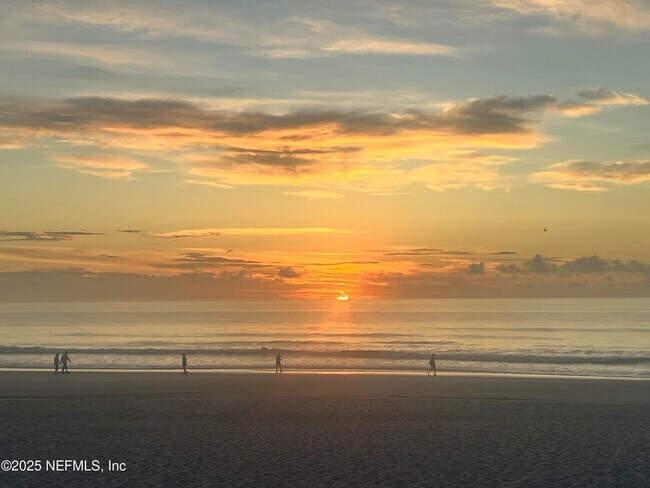 Building Photo - 201 Hopkins St