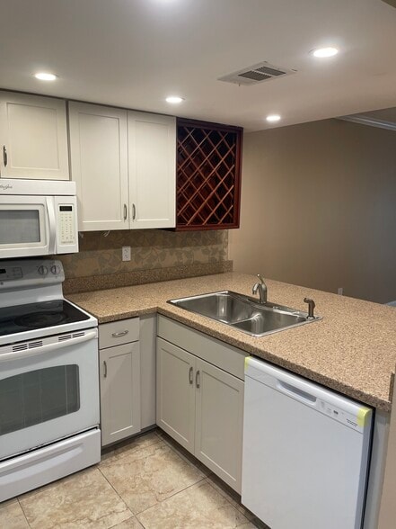 Building Photo - 4570 Ringwood Meadow
