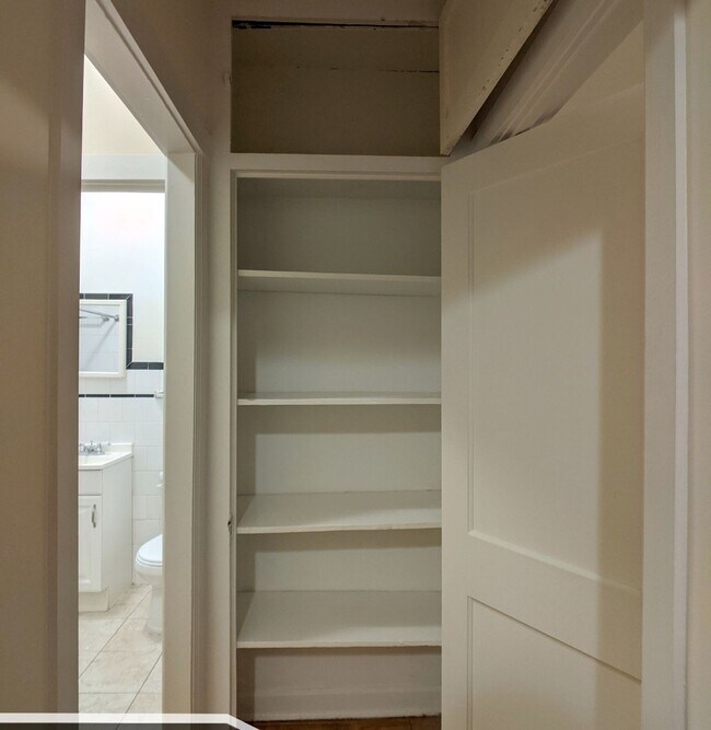 Building Photo - 2649 N Spaulding Ave