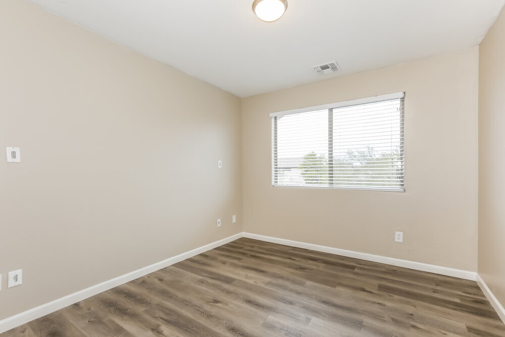 Building Photo - 9913 E Emelita Ave