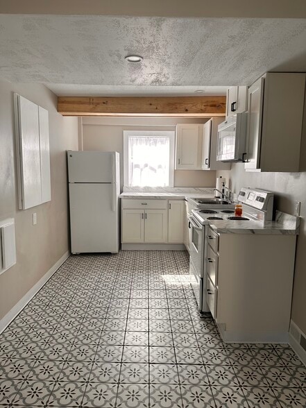 Kitchen - 1111 Garfield St