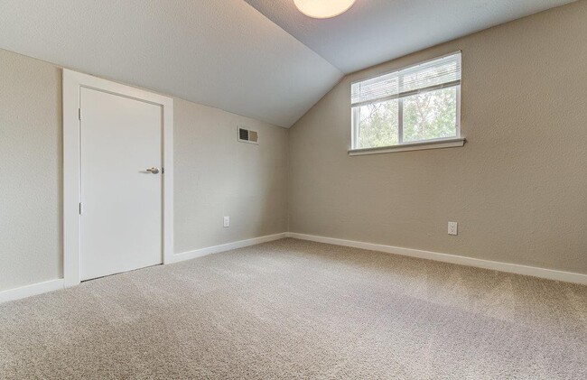 Building Photo - 6607 Capriola Dr