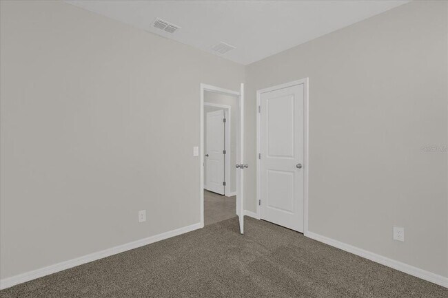 Building Photo - 5526 Clove Row