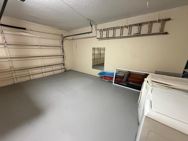 Building Photo - 3780 Amalfi Dr