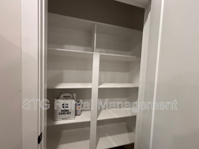 Building Photo - 3968 Fossil Way