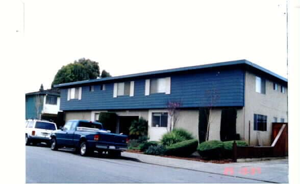 Building Photo - Dry Creek Apartments