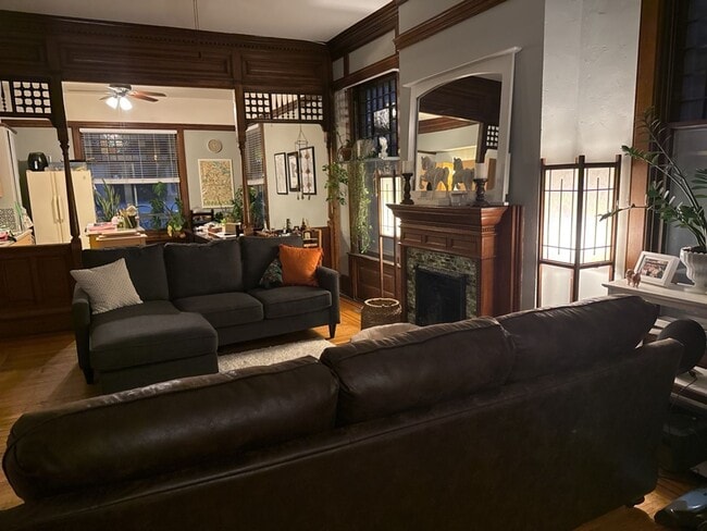 Building Photo - 2204 Grand Ave S