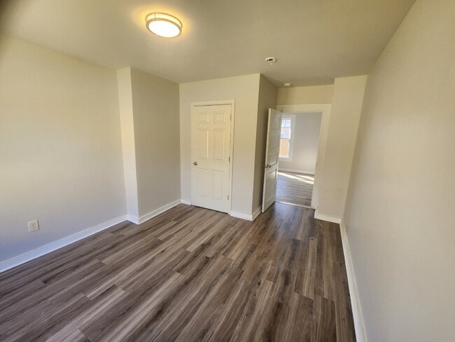 Building Photo - Total-Privacy Property: 3 Bedroom with Big Backyard