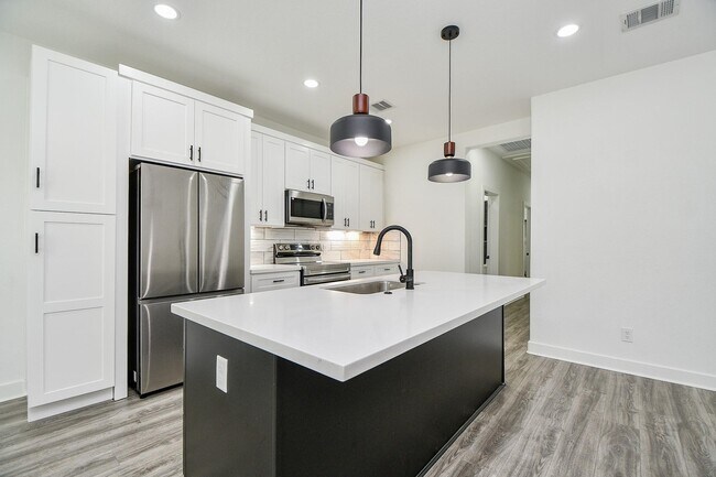 Building Photo - 9734 Pelsey St