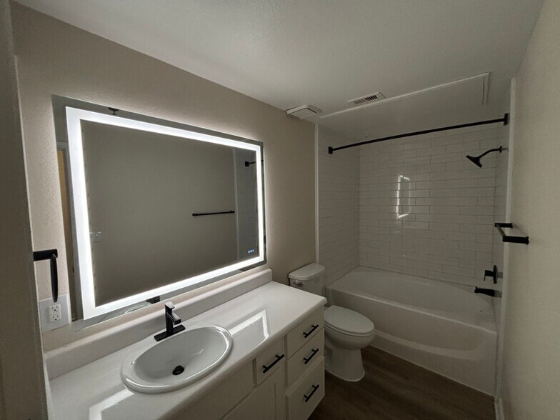 Building Photo - 250 S Stagecoach Trail