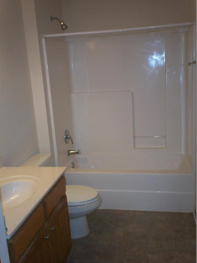 Building Photo - 3411 Landmark Dr