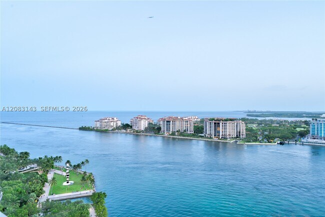 Building Photo - 1000 South Pointe Dr